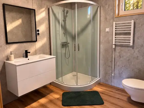 Nowy domek premium w Ośrodku Żuczek nad jeziorem w Debrznie
