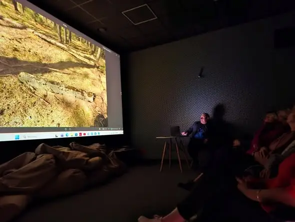 Seniorzy z Przechlewa połączyli historię z muzyką – projekt „Bliżej Jezior, Bliżej Siebie”