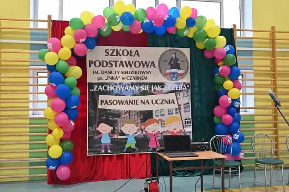 Pasowanie na ucznia w Szkole Podstawowej im. Danuty Siedzikówny w Czarnem