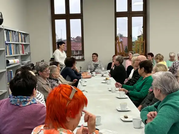 Seniorzy z Przechlewa uczyli się bezpiecznie korzystać z internetu i e-zdrowia